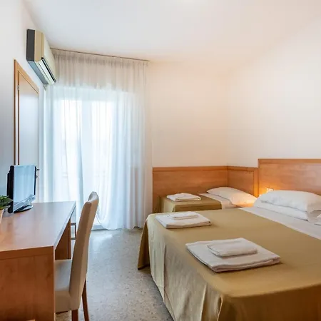 Отель La Pineta 3*