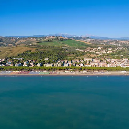 Отель La Pineta