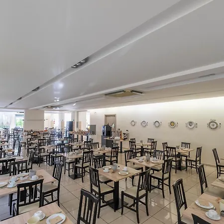 Отель La Pineta Пинето