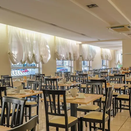 Отель La Pineta 3*